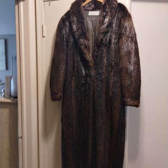 Candian Beaver Fur Coat by Daniel Antonivice - Picture 1 of 7